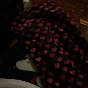 Heart shaped leggings and pink shirt